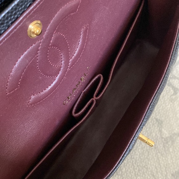 Chanel medium classic flap bag black caviar - Picture 10 of 15